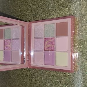 2 FOR $20. Okalan "Sweet" Shadow Palette